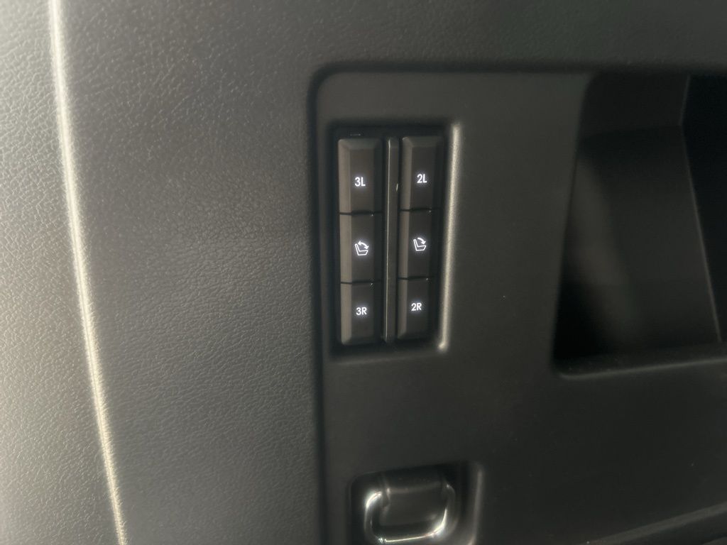 used 2022 Lincoln Navigator car, priced at $58,127