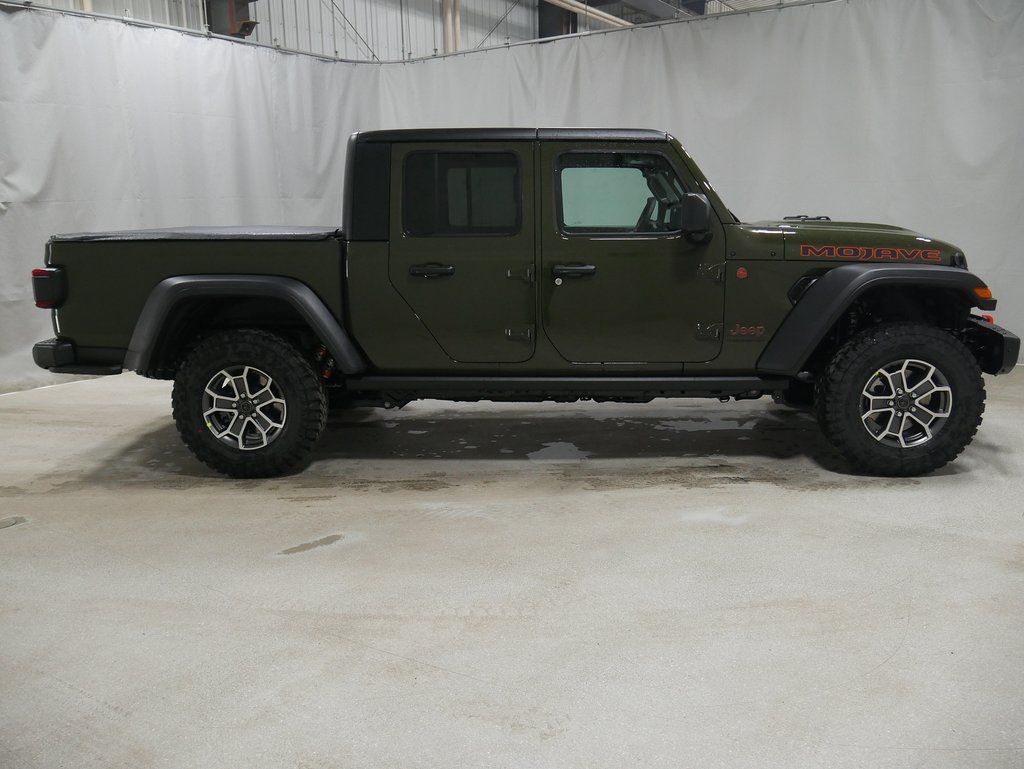 new 2024 Jeep Gladiator car, priced at $61,405