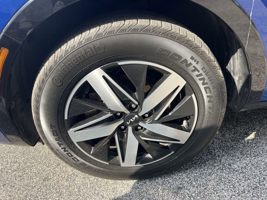 used 2022 Kia Sorento car, priced at $26,991