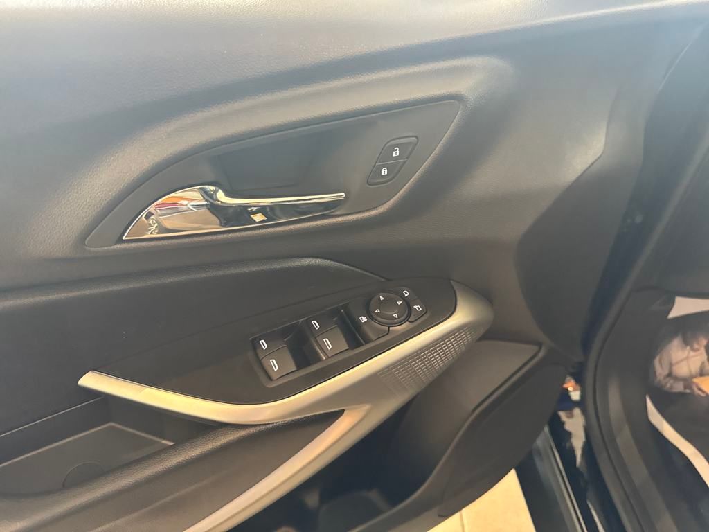 new 2025 Chevrolet Trax car, priced at $24,290