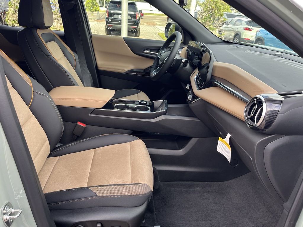 new 2025 Chevrolet Equinox car, priced at $39,875