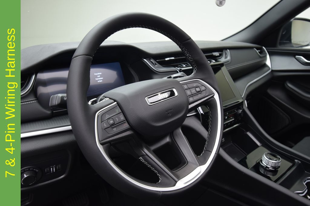 new 2025 Jeep Grand Cherokee car, priced at $37,951