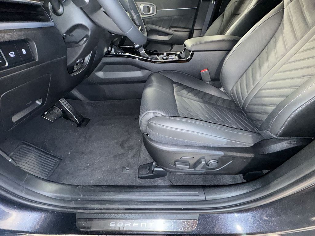 new 2025 Kia Sorento car, priced at $45,735