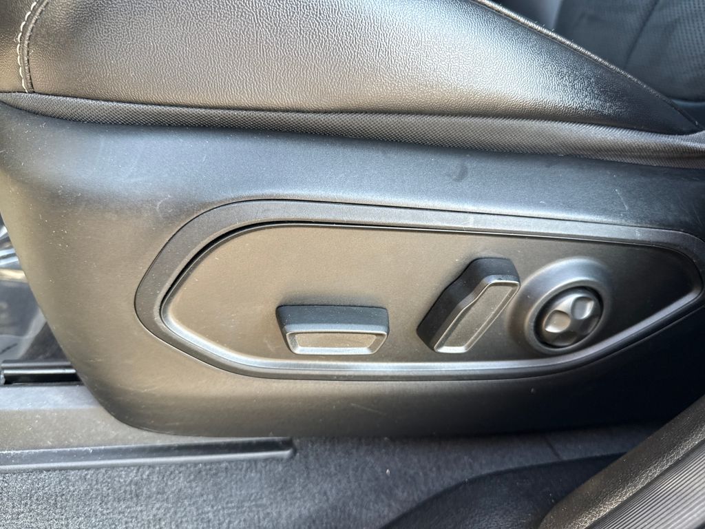 used 2022 Jeep Grand Cherokee L car, priced at $29,400