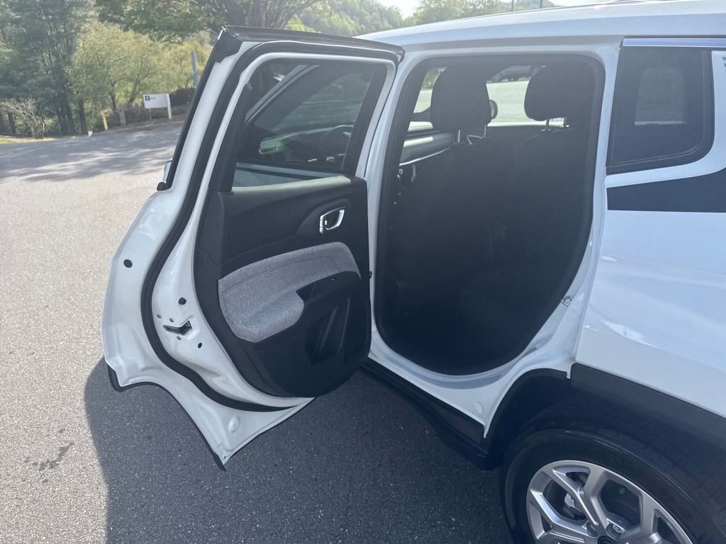 new 2025 Jeep Compass car, priced at $26,900