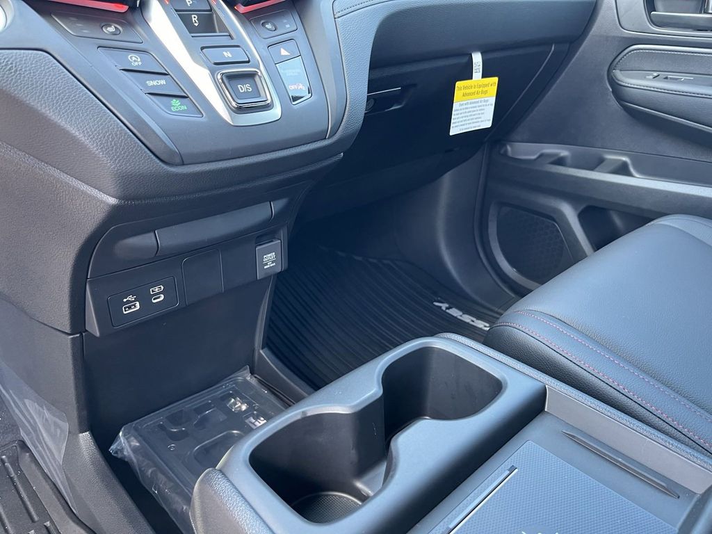 new 2025 Honda Odyssey car, priced at $43,027