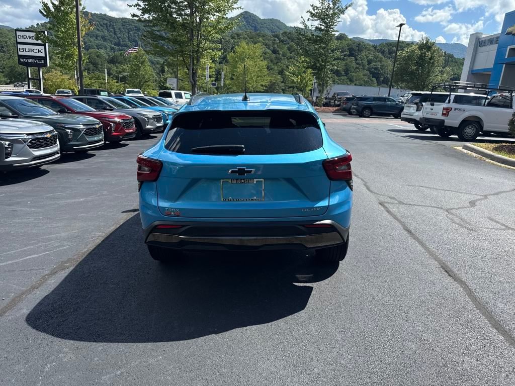 new 2025 Chevrolet Trax car, priced at $27,085