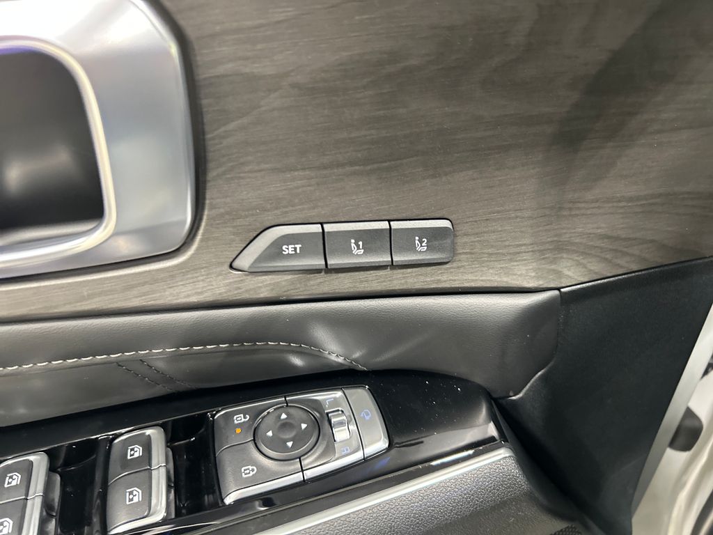 new 2025 Kia Sorento car, priced at $47,095