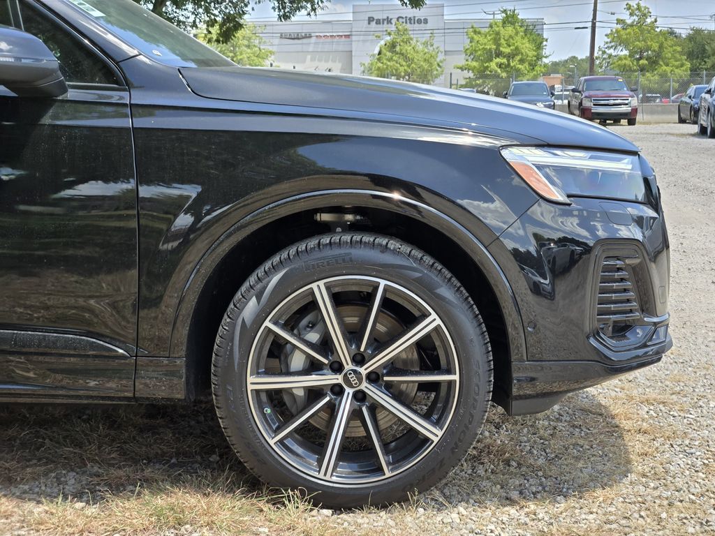 new 2025 Audi Q7 car, priced at $72,850