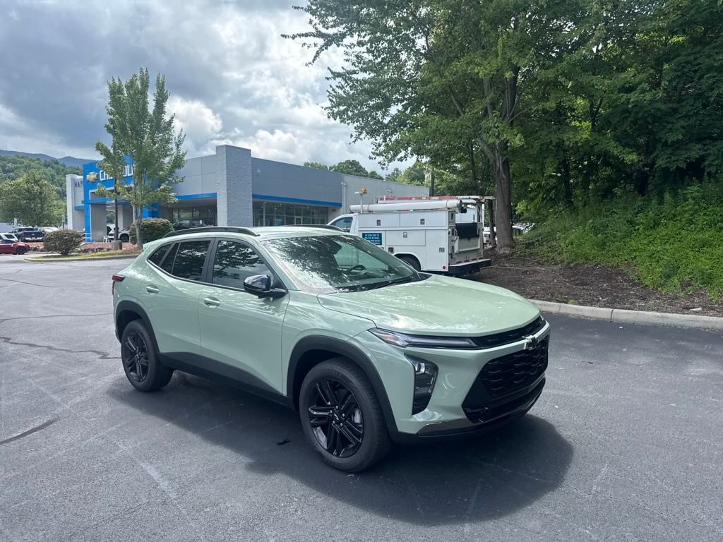 new 2025 Chevrolet Trax car, priced at $25,895