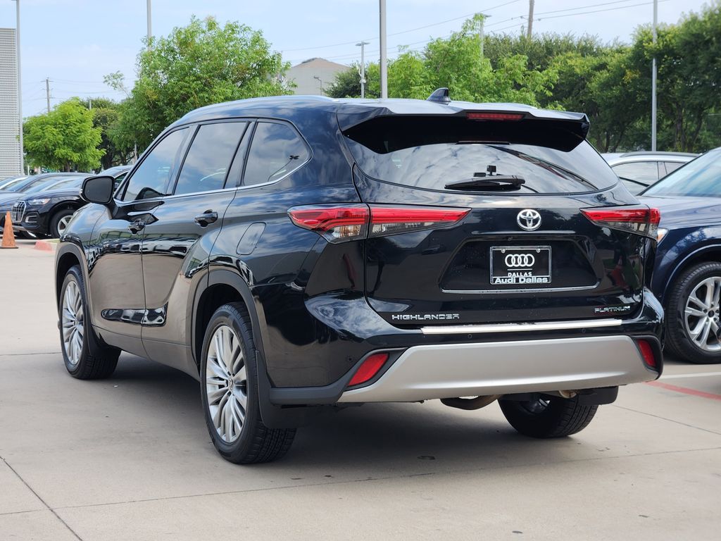 used 2022 Toyota Highlander car, priced at $39,792