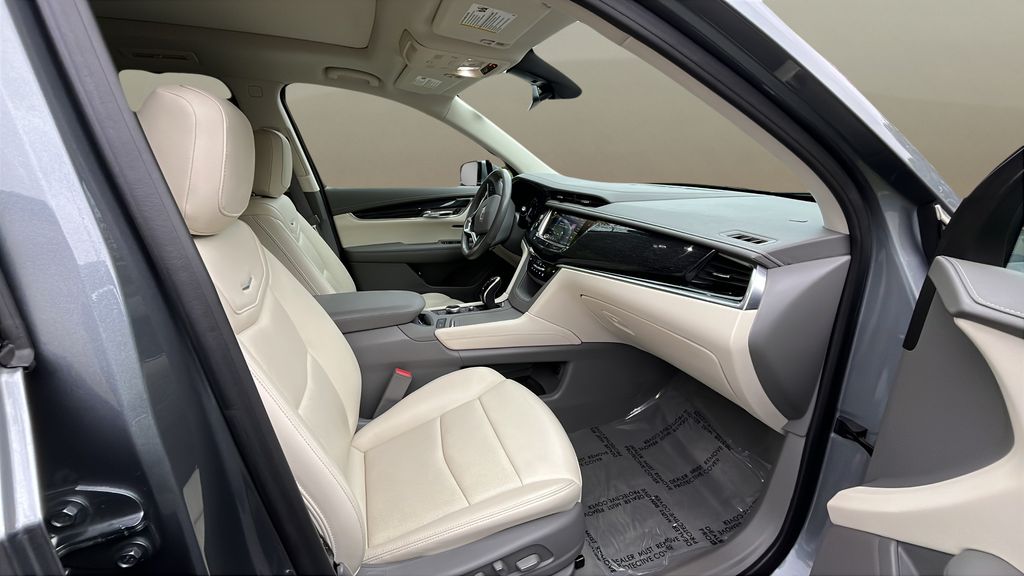 used 2021 Cadillac XT6 car, priced at $35,200