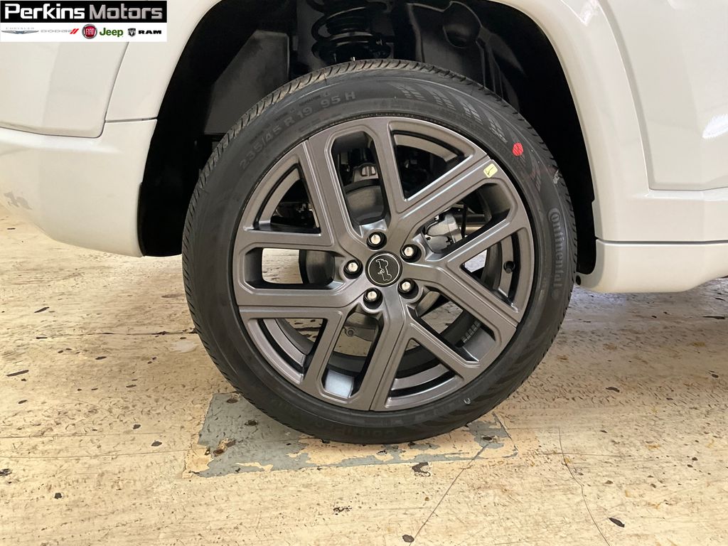 new 2025 Jeep Compass car, priced at $38,107