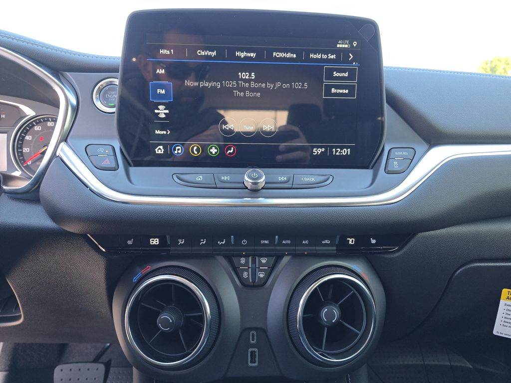 new 2025 Chevrolet Blazer car, priced at $35,295