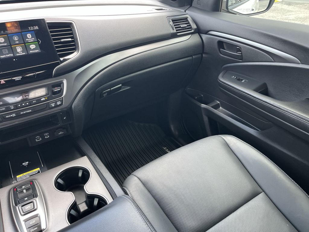 used 2024 Honda Passport car, priced at $33,417