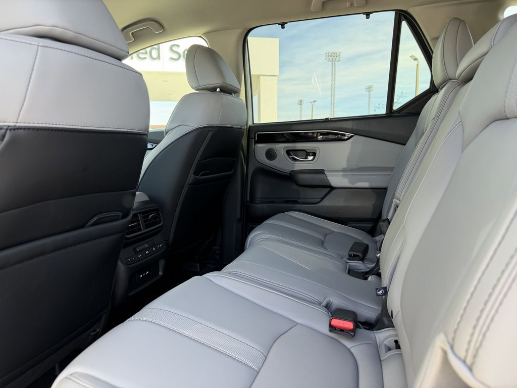 new 2025 Honda Pilot car