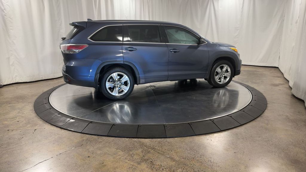 used 2016 Toyota Highlander car, priced at $19,458