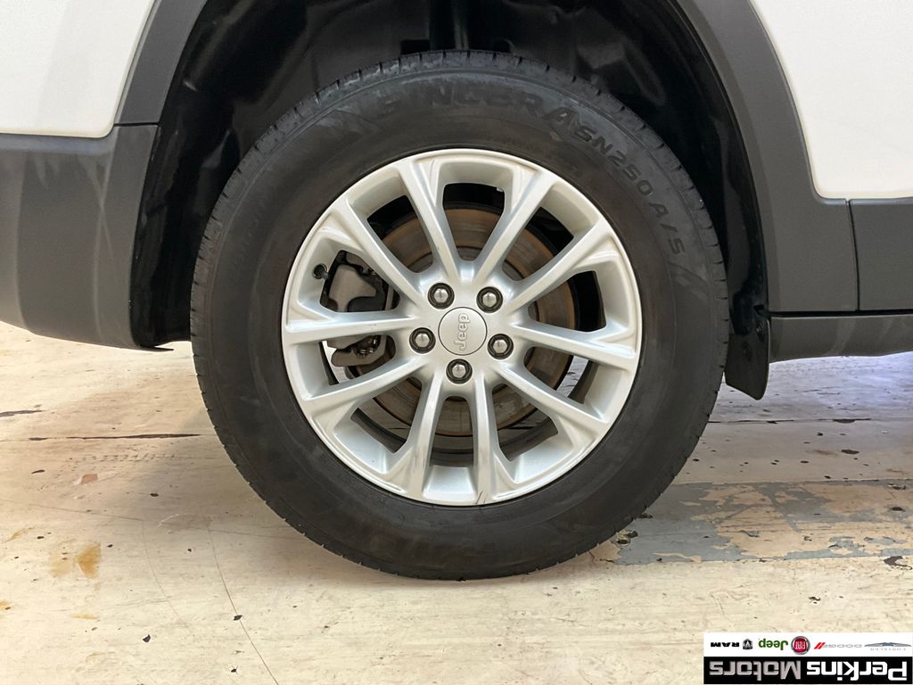 used 2020 Jeep Cherokee car, priced at $16,783
