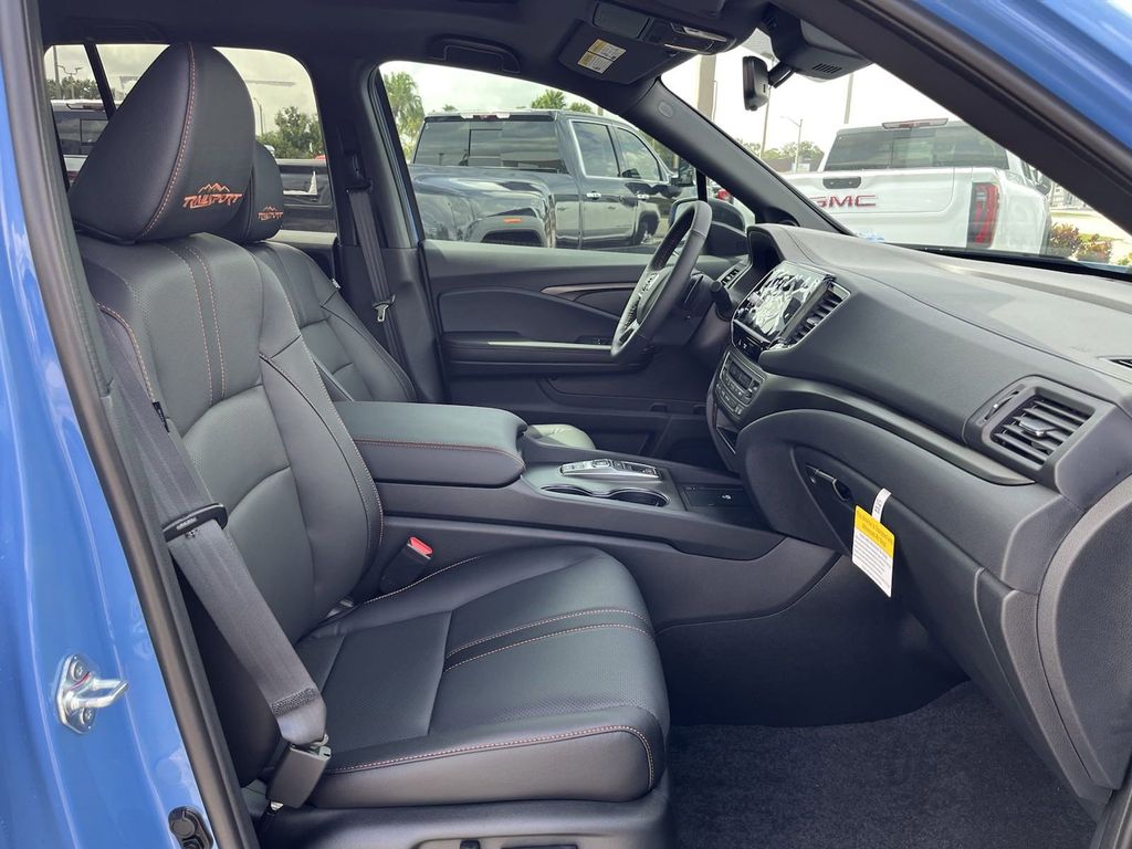 new 2025 Honda Ridgeline car, priced at $44,182