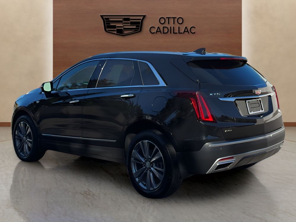 used 2022 Cadillac XT5 car, priced at $36,900