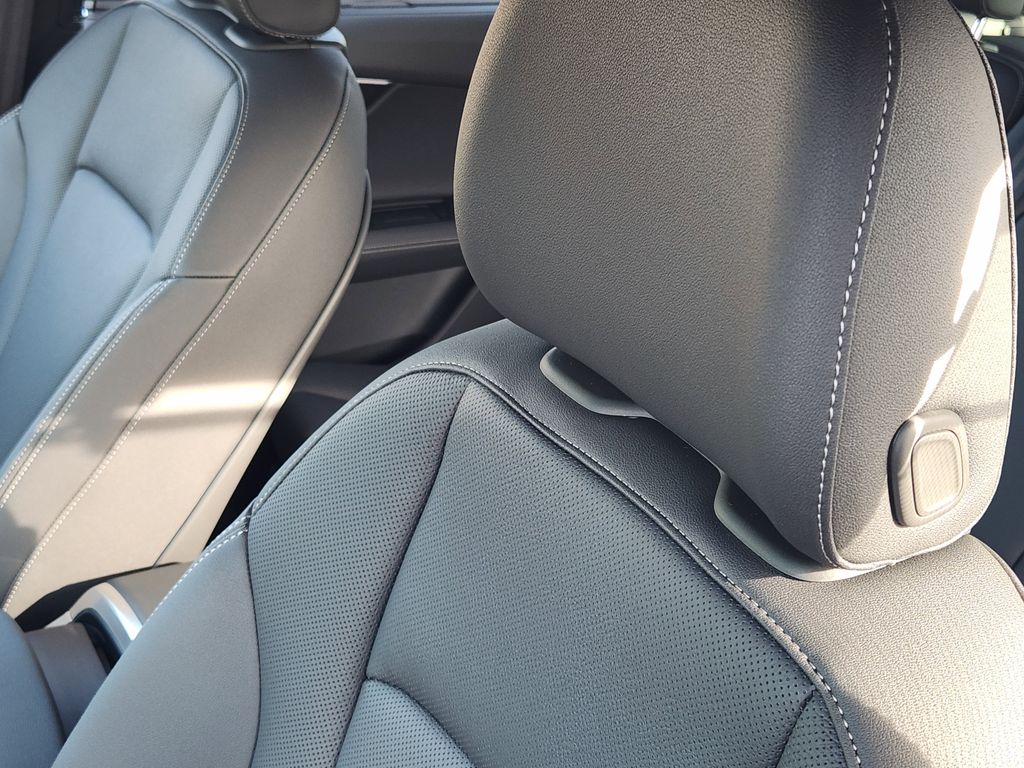new 2025 Audi Q7 car, priced at $77,450