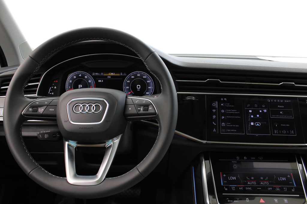 new 2025 Audi Q7 car, priced at $70,850