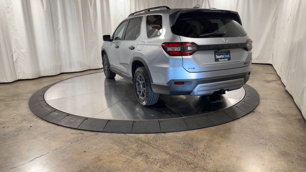 new 2025 Honda Pilot car, priced at $50,895