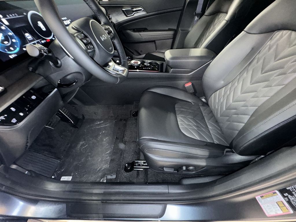 new 2025 Kia Sportage Plug-In Hybrid car, priced at $45,619