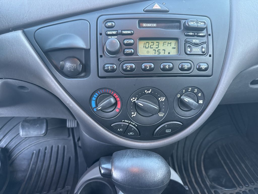 used 2003 Ford Focus car, priced at $5,900