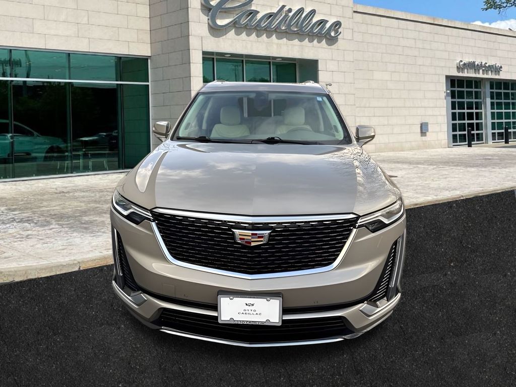 used 2022 Cadillac XT6 car, priced at $38,500