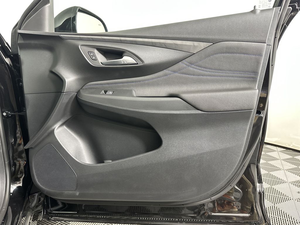 new 2025 Buick Envista car, priced at $29,570