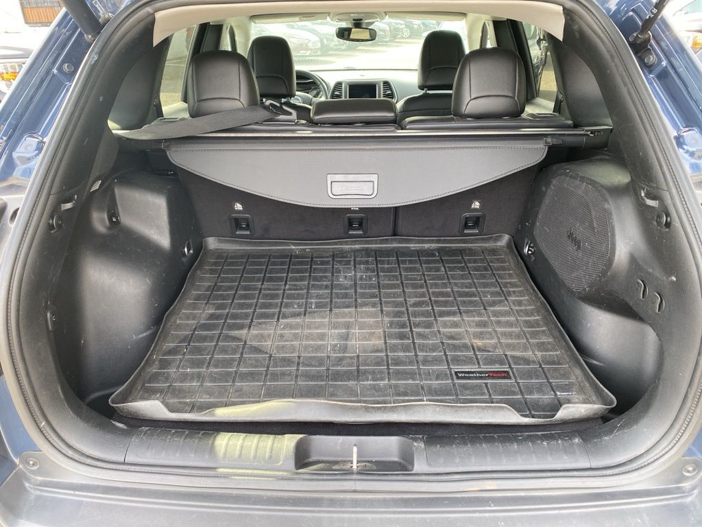 used 2019 Jeep Cherokee car, priced at $18,995