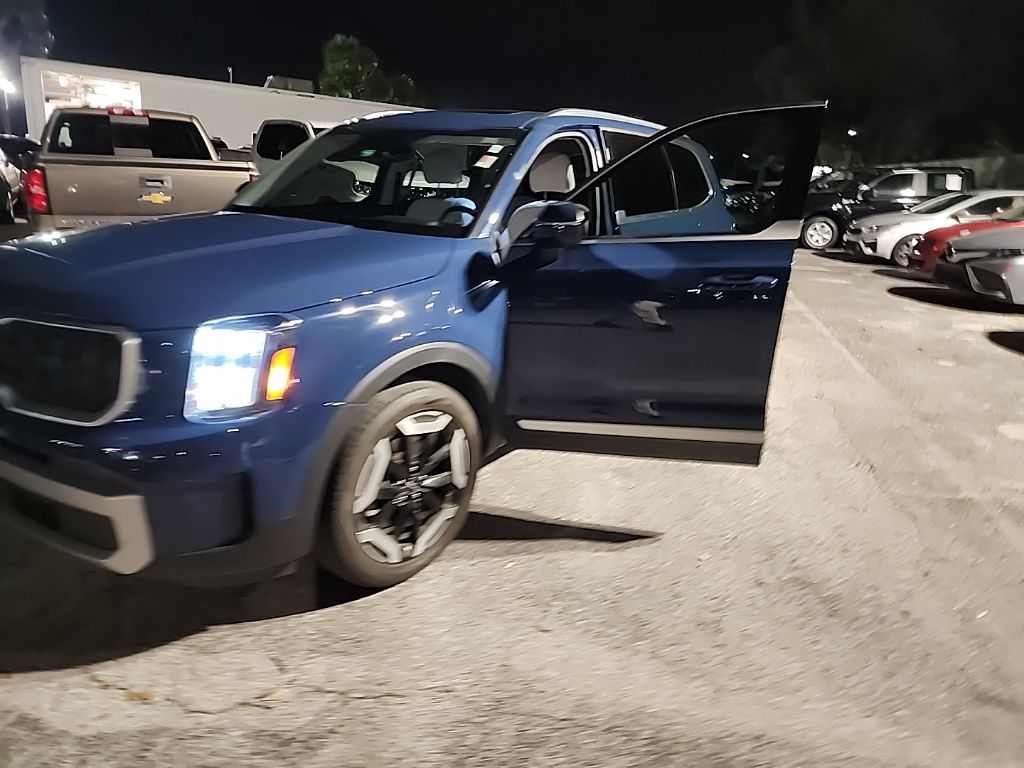 used 2023 Kia Telluride car, priced at $34,592