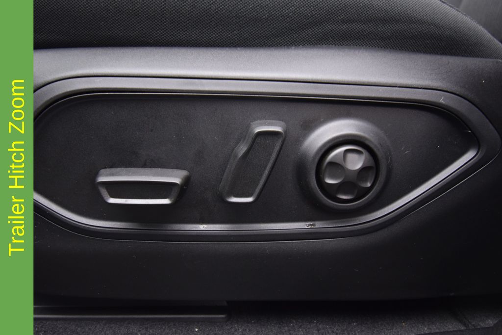 new 2025 Jeep Grand Cherokee car, priced at $37,951