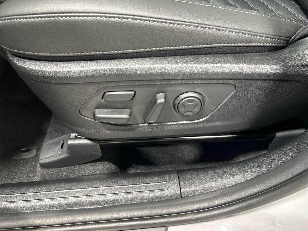 new 2025 Kia Sorento car, priced at $47,095