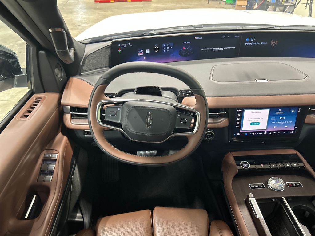 new 2025 Lincoln Navigator car, priced at $102,985