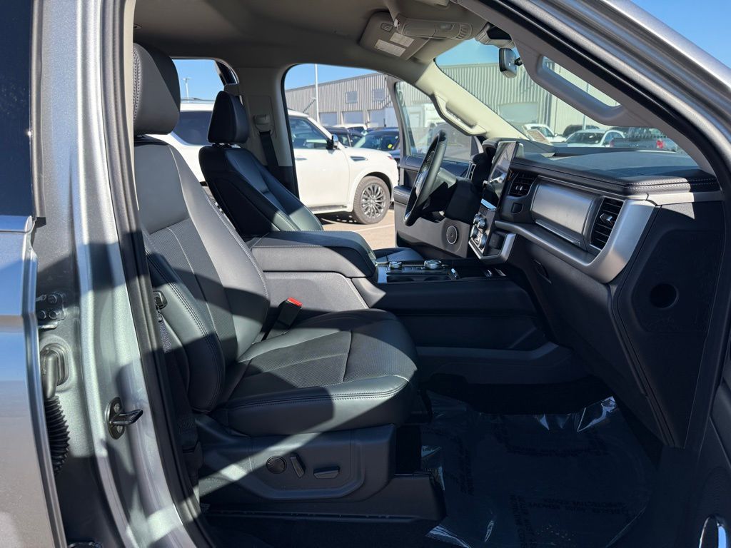 new 2024 Ford Expedition car, priced at $57,209