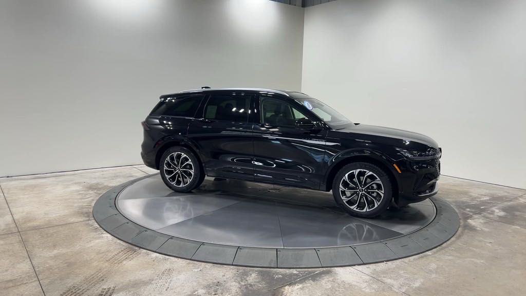 new 2025 Lincoln Nautilus car, priced at $67,160