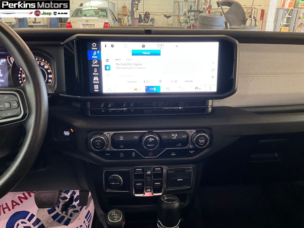 new 2025 Jeep Gladiator car, priced at $39,264