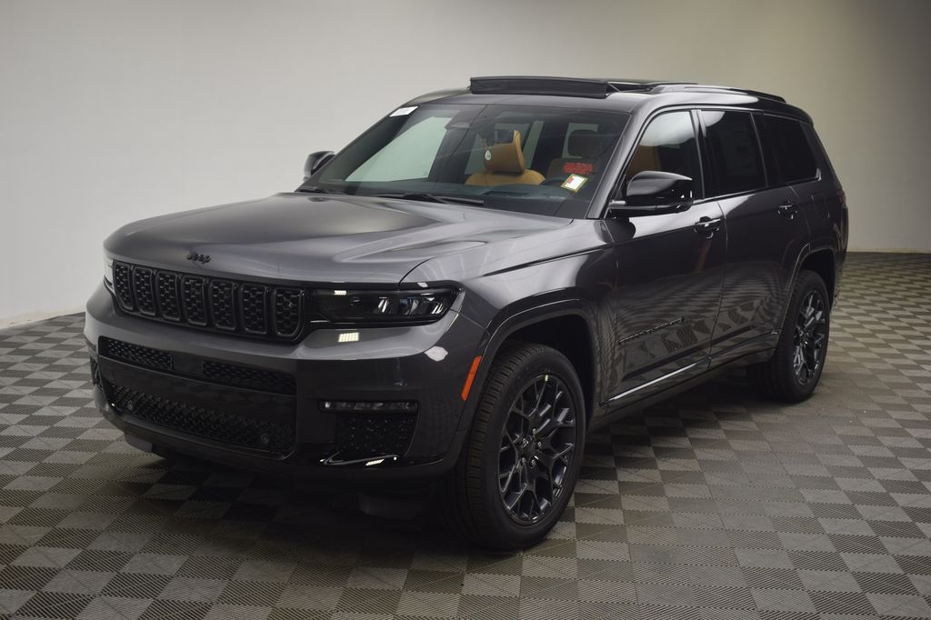 new 2025 Jeep Grand Cherokee L car, priced at $70,107