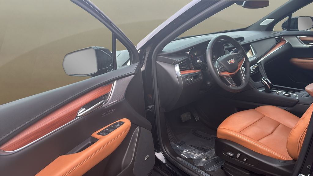 used 2023 Cadillac XT5 car, priced at $31,000