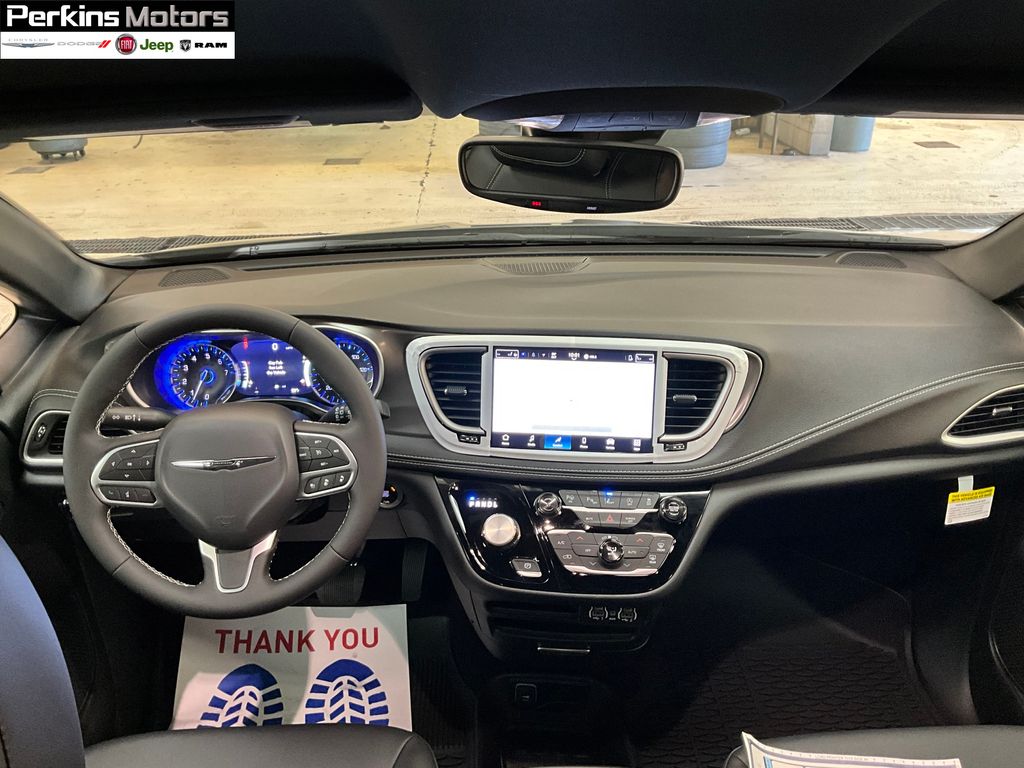 new 2025 Chrysler Pacifica car, priced at $37,864