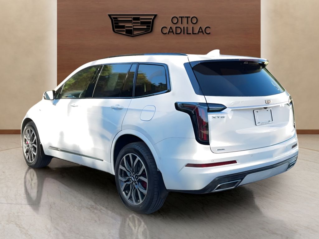 used 2022 Cadillac XT6 car, priced at $37,000