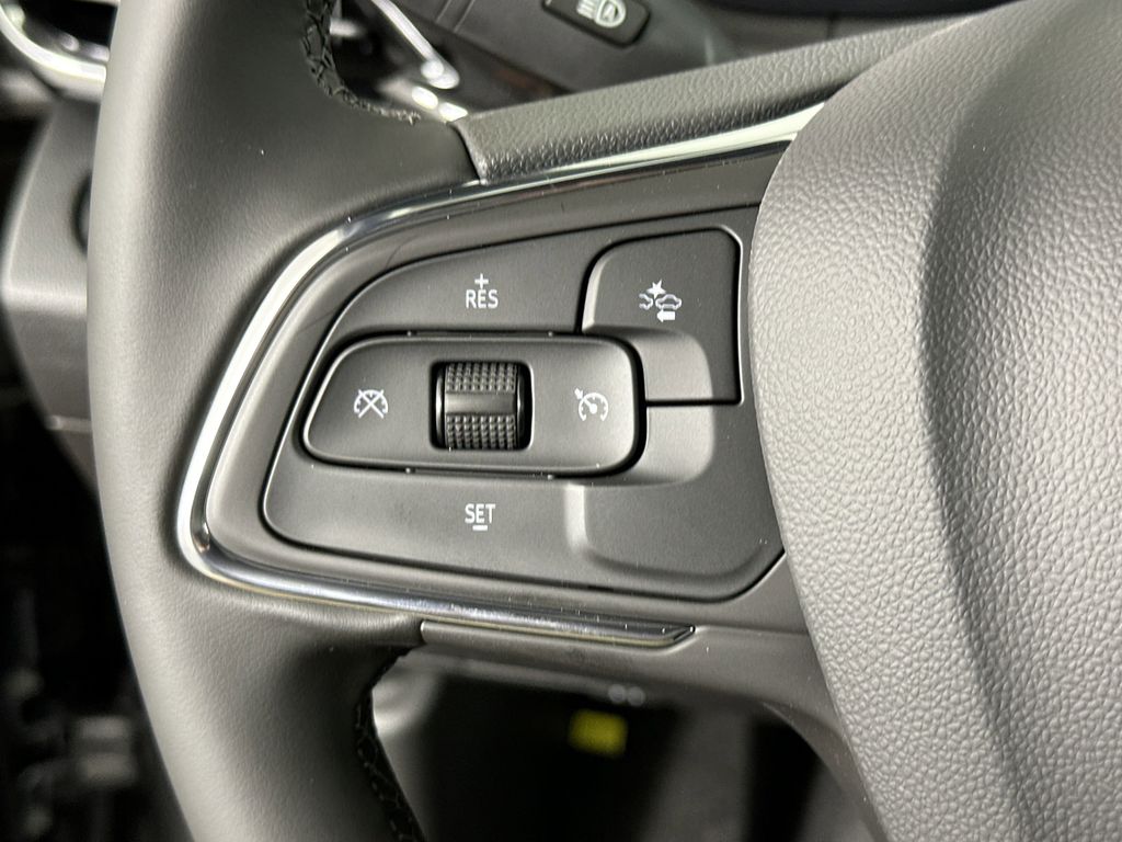 new 2025 Buick Envista car, priced at $27,285