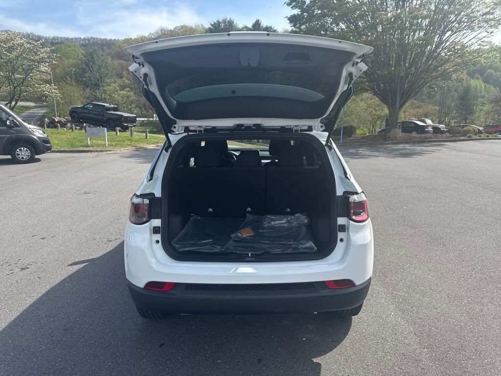 new 2025 Jeep Compass car, priced at $26,900