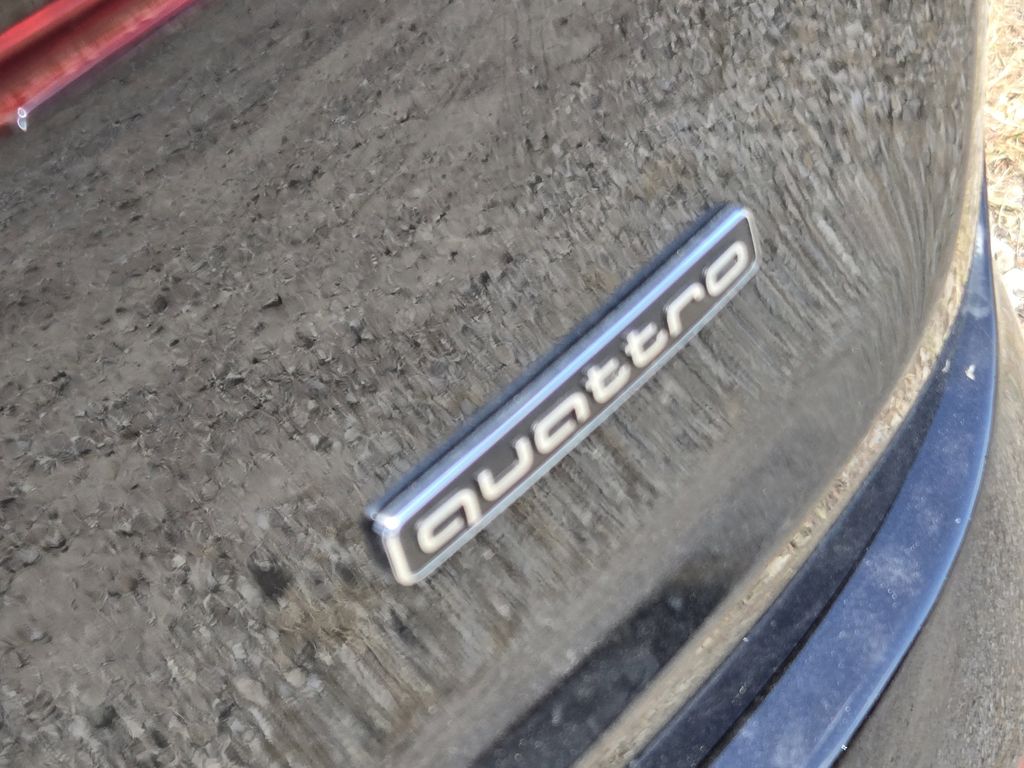 new 2025 Audi Q7 car, priced at $72,850