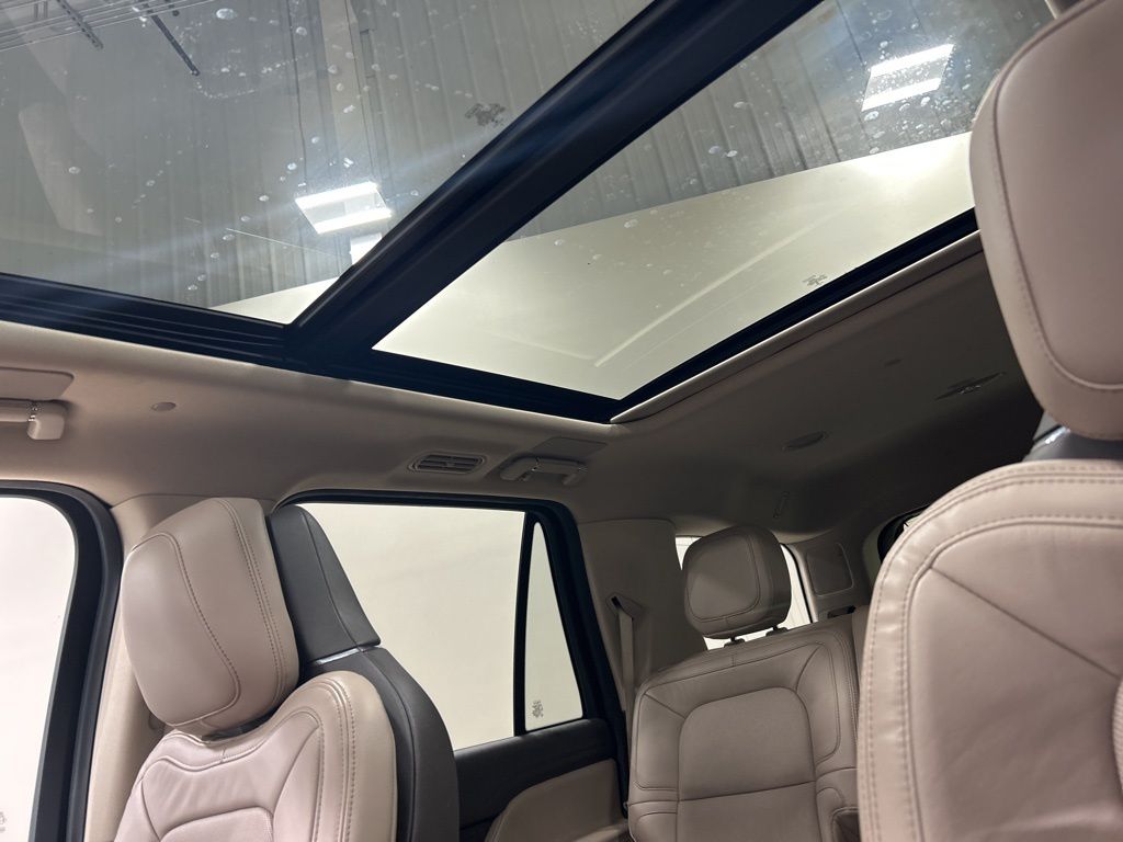 used 2022 Lincoln Navigator car, priced at $46,855