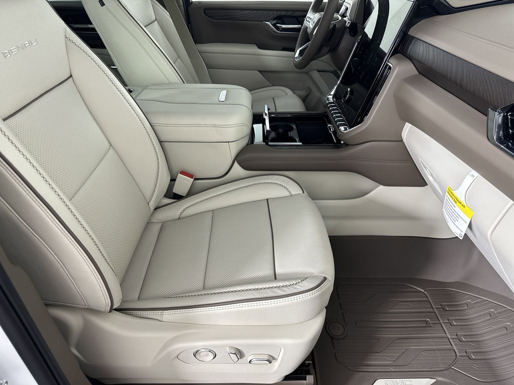 new 2025 GMC Yukon XL car, priced at $92,359