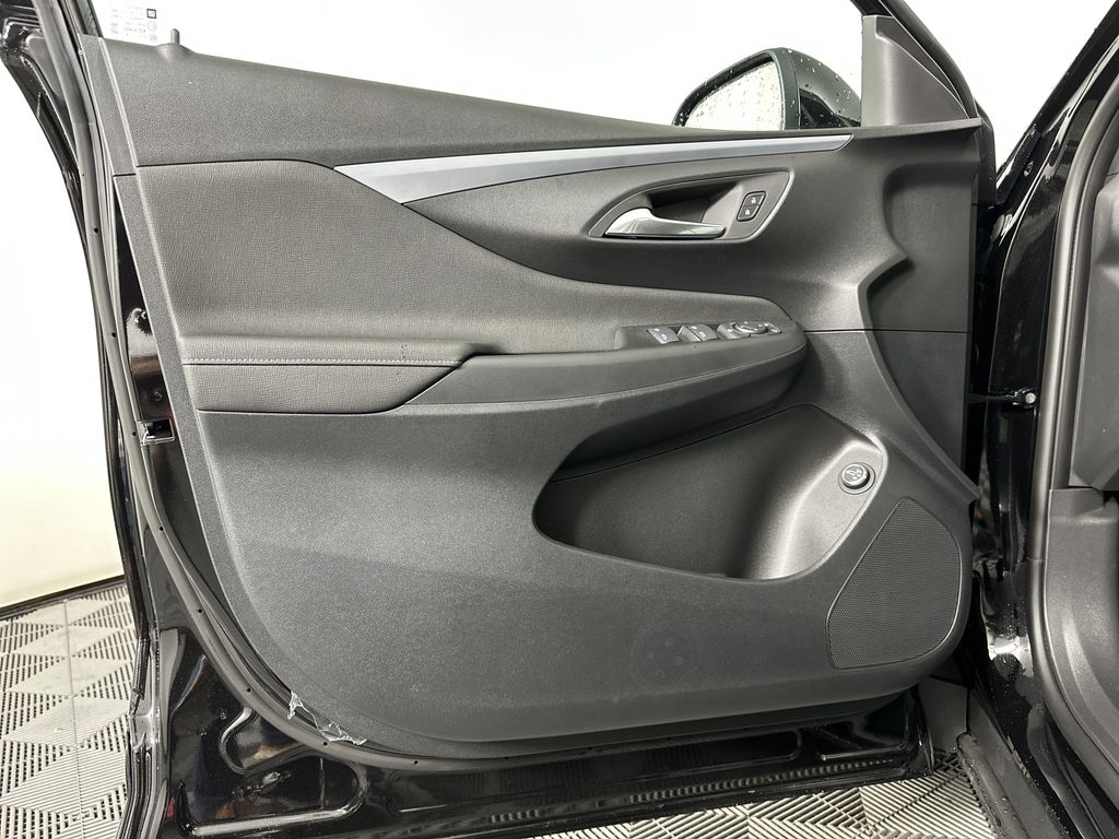 new 2025 Buick Envista car, priced at $27,375