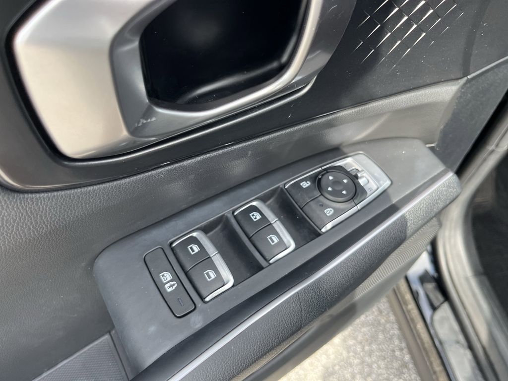 used 2023 Kia Sorento car, priced at $26,542